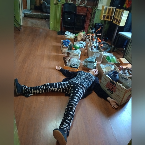 Meet your Posher, Lisa - Picture 2 of 2